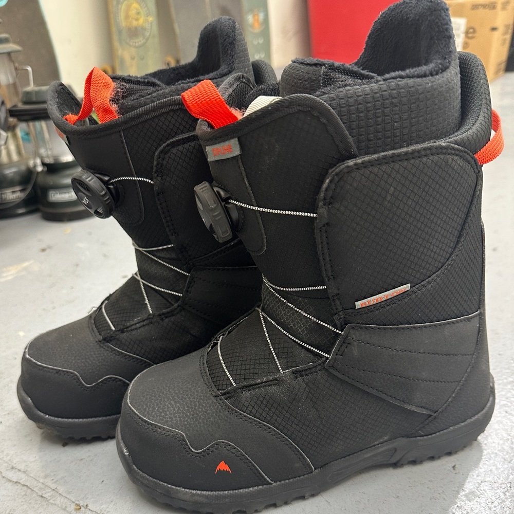 Burton boys youth size big boy 7 snow boot
